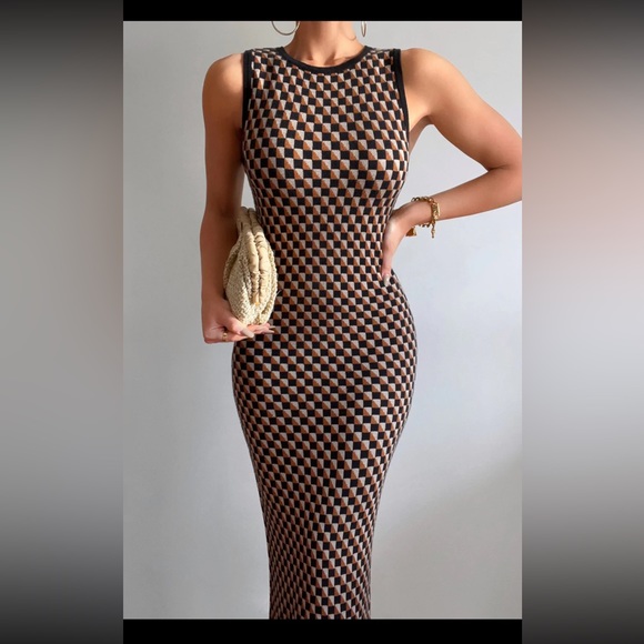 runaway the label Dresses & Skirts - Seven Wonders Midi Dress Geometric